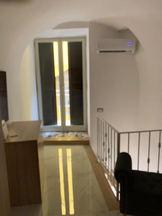 Viky House Chiaja 1 Apartamento Nápoles Exterior foto