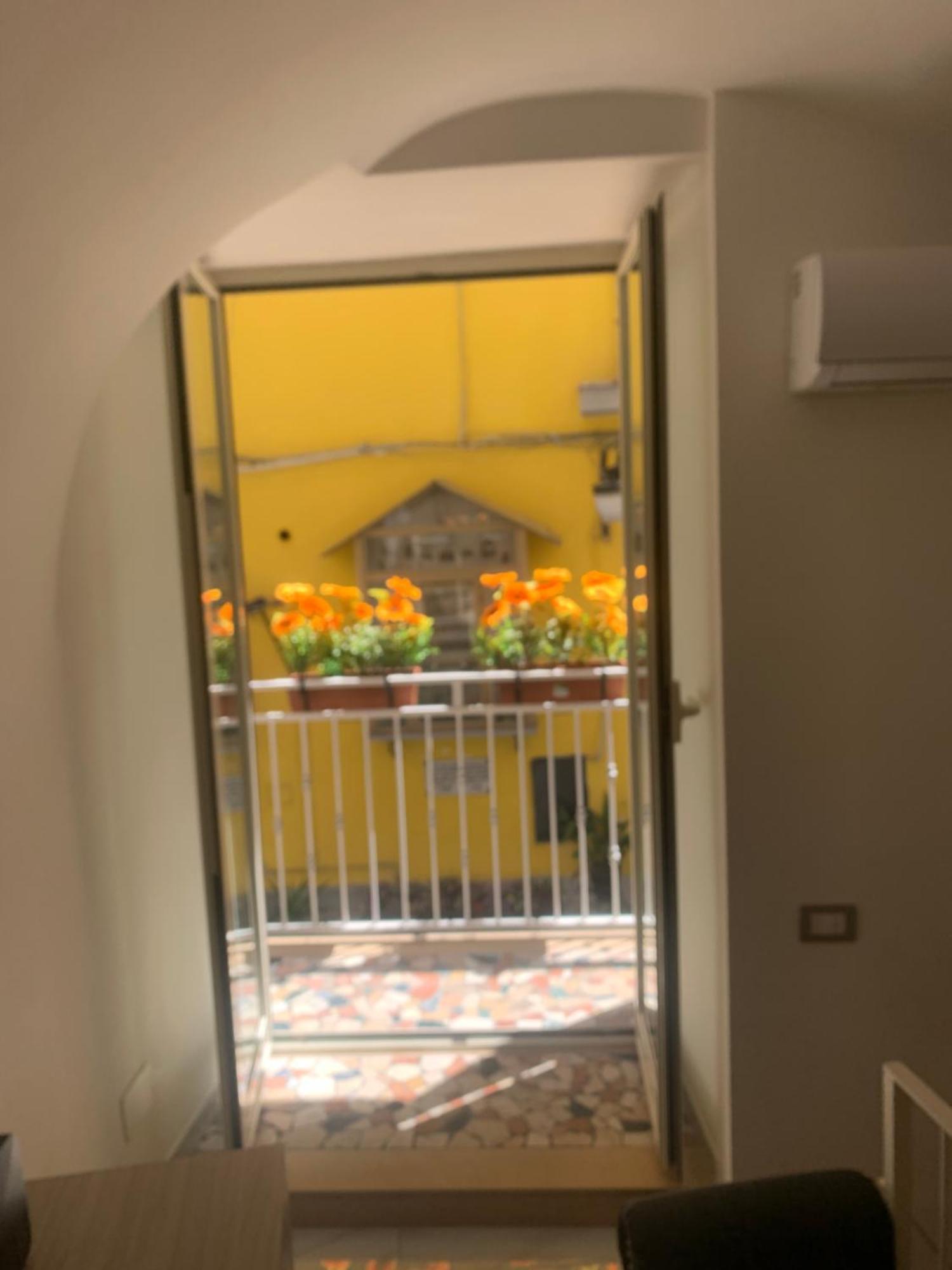 Viky House Chiaja 1 Apartamento Nápoles Exterior foto